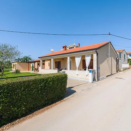 Gæstehus Mima House With 3*