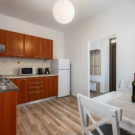 Pensión Mima House With 3*